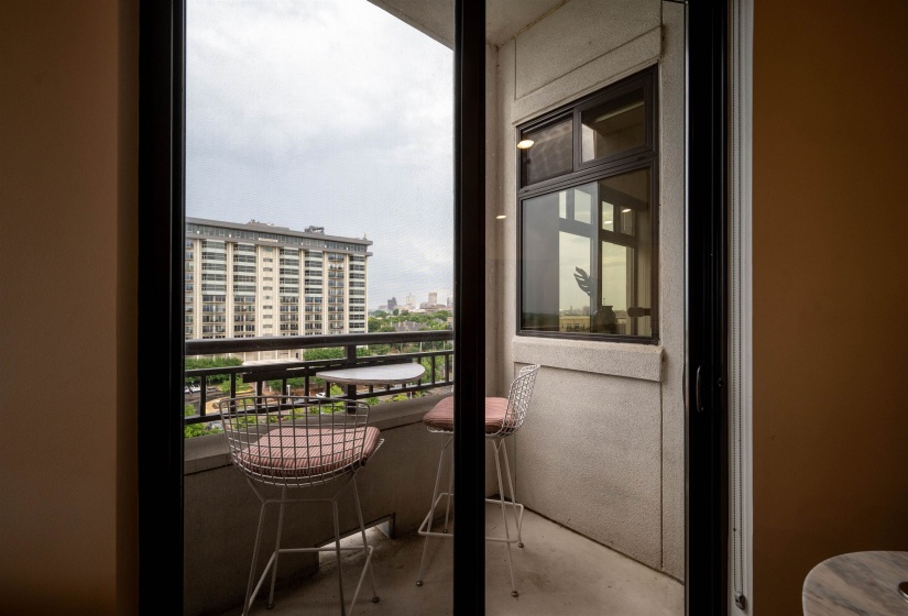 717 RIVERSIDE DR, Memphis, Tennessee 38103, 3 Bedroom Bedrooms, 7 Room Rooms,2.1 BathroomBathrooms,Residential,For Sale,RIVERSIDE,0,10222542