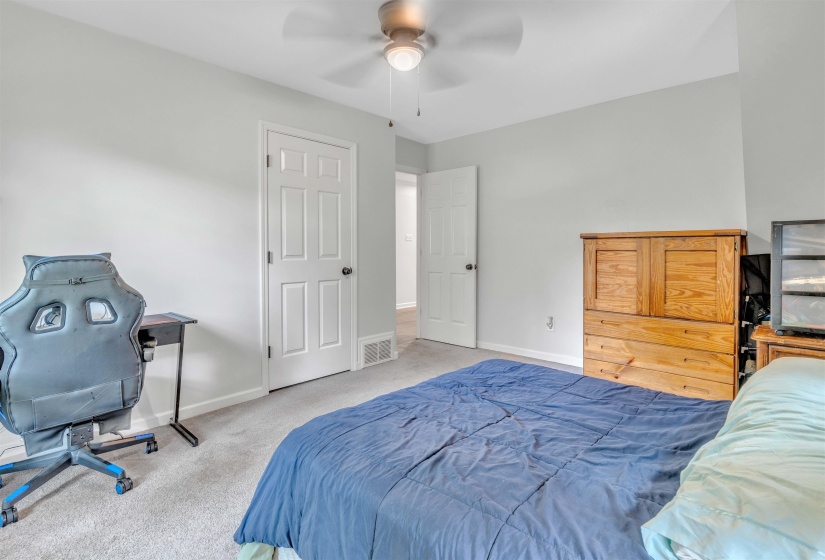 250 LOCUST GROVE DR, Memphis, Tennessee 38018, 4 Bedroom Bedrooms, 7 Room Rooms,2.1 BathroomBathrooms,Residential,For Sale,LOCUST GROVE,0,10222545