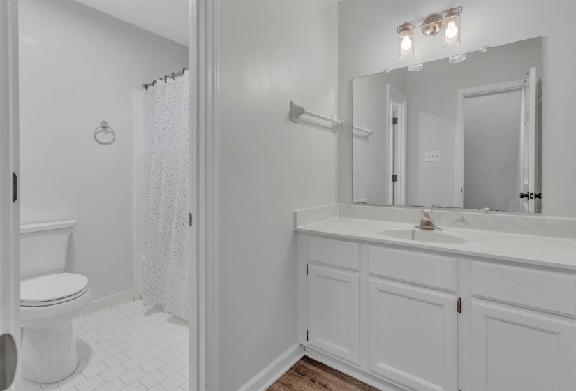 250 LOCUST GROVE DR, Memphis, Tennessee 38018, 4 Bedroom Bedrooms, 7 Room Rooms,2.1 BathroomBathrooms,Residential,For Sale,LOCUST GROVE,0,10222545