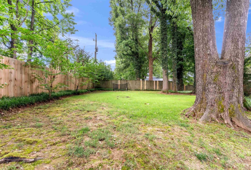 250 LOCUST GROVE DR, Memphis, Tennessee 38018, 4 Bedroom Bedrooms, 7 Room Rooms,2.1 BathroomBathrooms,Residential,For Sale,LOCUST GROVE,0,10222545