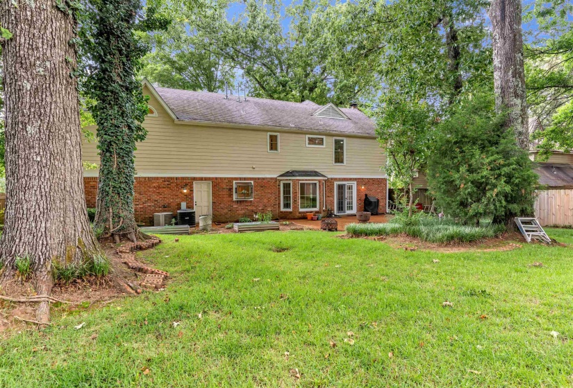 250 LOCUST GROVE DR, Memphis, Tennessee 38018, 4 Bedroom Bedrooms, 7 Room Rooms,2.1 BathroomBathrooms,Residential,For Sale,LOCUST GROVE,0,10222545