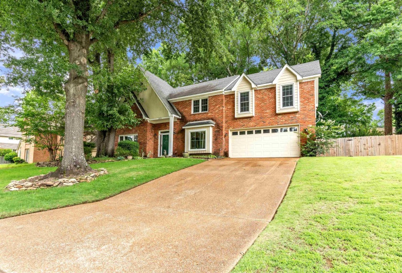 250 LOCUST GROVE DR, Memphis, Tennessee 38018, 4 Bedroom Bedrooms, 7 Room Rooms,2.1 BathroomBathrooms,Residential,For Sale,LOCUST GROVE,0,10222545