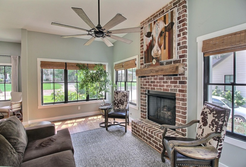 245 MAIN ST, Collierville, Tennessee 38017, 4 Bedrooms Bedrooms, 7 Rooms Rooms,4.1 BathroomsBathrooms,Residential,For Sale,MAIN,10222552
