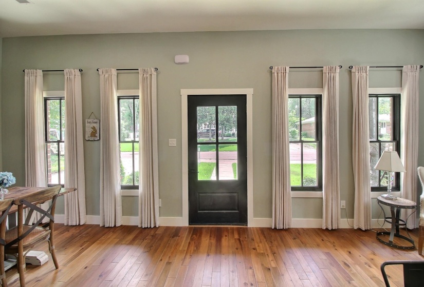 245 MAIN ST, Collierville, Tennessee 38017, 4 Bedrooms Bedrooms, 7 Rooms Rooms,4.1 BathroomsBathrooms,Residential,For Sale,MAIN,10222552
