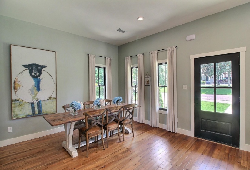 245 MAIN ST, Collierville, Tennessee 38017, 4 Bedrooms Bedrooms, 7 Rooms Rooms,4.1 BathroomsBathrooms,Residential,For Sale,MAIN,10222552