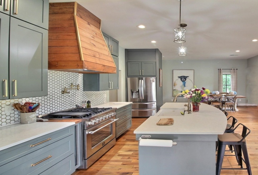 245 MAIN ST, Collierville, Tennessee 38017, 4 Bedrooms Bedrooms, 7 Rooms Rooms,4.1 BathroomsBathrooms,Residential,For Sale,MAIN,10222552