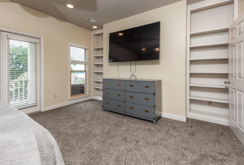 1020 ISLAND PARK DR, Memphis, Tennessee 38103, 4 Bedroom Bedrooms, 7 Room Rooms,4.1 BathroomBathrooms,Residential,For Sale,ISLAND PARK,0,10222570