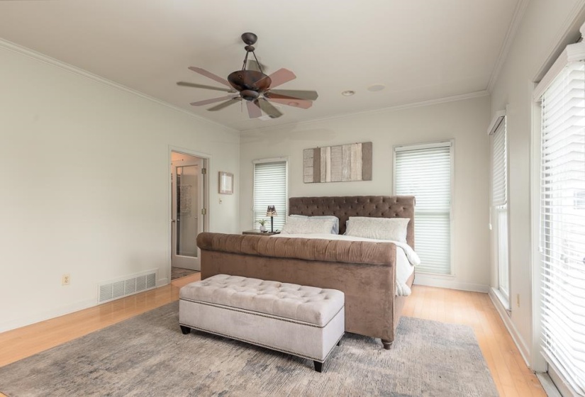 1020 ISLAND PARK DR, Memphis, Tennessee 38103, 4 Bedroom Bedrooms, 7 Room Rooms,4.1 BathroomBathrooms,Residential,For Sale,ISLAND PARK,0,10222570