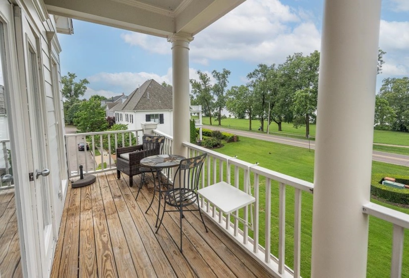 1020 ISLAND PARK DR, Memphis, Tennessee 38103, 4 Bedroom Bedrooms, 7 Room Rooms,4.1 BathroomBathrooms,Residential,For Sale,ISLAND PARK,0,10222570