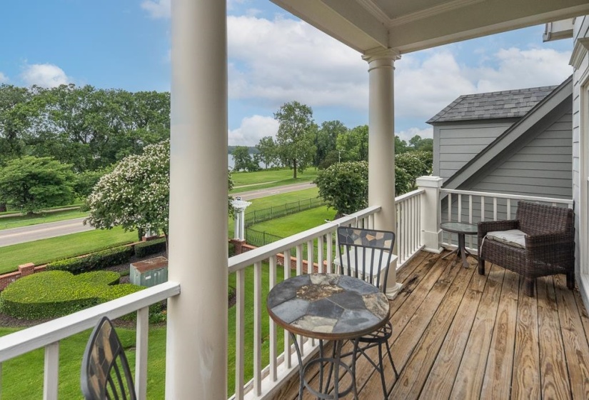 1020 ISLAND PARK DR, Memphis, Tennessee 38103, 4 Bedroom Bedrooms, 7 Room Rooms,4.1 BathroomBathrooms,Residential,For Sale,ISLAND PARK,0,10222570
