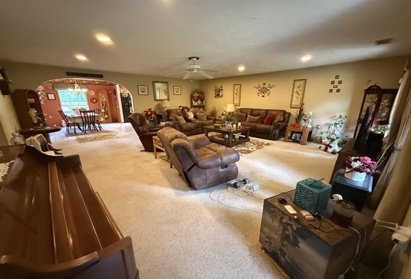 1777 HIGGINBOTTOM RD, Selmer, Tennessee 38375-5067, 3 Bedrooms Bedrooms, 9 Rooms Rooms,2 BathroomsBathrooms,Residential,For Sale,HIGGINBOTTOM,10222572