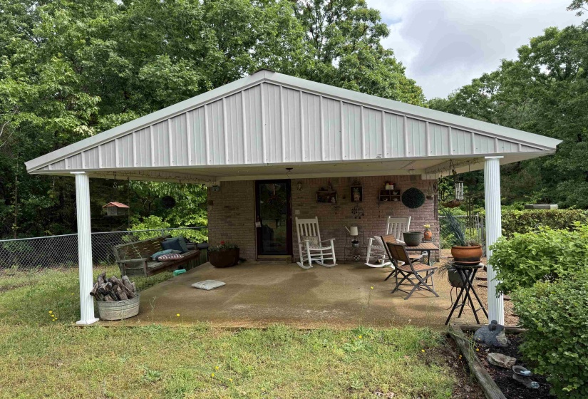 1777 HIGGINBOTTOM RD, Selmer, Tennessee 38375-5067, 3 Bedrooms Bedrooms, 9 Rooms Rooms,2 BathroomsBathrooms,Residential,For Sale,HIGGINBOTTOM,10222572