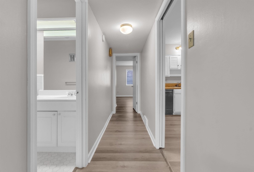4400 POPLAR AVE, Memphis, Tennessee 38117, 1 Bedroom Bedrooms, 4 Room Rooms,1.1 BathroomBathrooms,Residential,For Sale,POPLAR,0,10222592