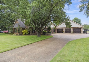 3215 ALFRED DR, Bartlett, Tennessee 38133, 5 Bedrooms Bedrooms, 11 Rooms Rooms,3.1 BathroomsBathrooms,Residential,For Sale,ALFRED,10222598