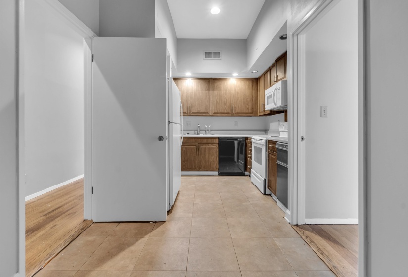 768 EVENTIDE DR, Memphis, Tennessee 38120, 3 Bedroom Bedrooms, 6 Room Rooms,2.1 BathroomBathrooms,Residential,For Sale,EVENTIDE,0,10222604