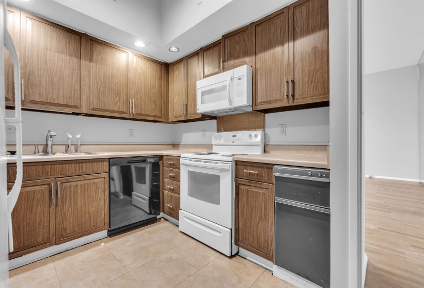 768 EVENTIDE DR, Memphis, Tennessee 38120, 3 Bedroom Bedrooms, 6 Room Rooms,2.1 BathroomBathrooms,Residential,For Sale,EVENTIDE,0,10222604