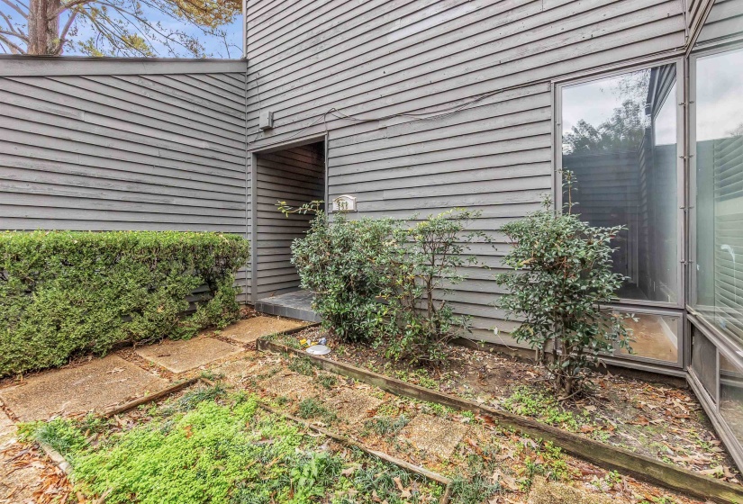 768 EVENTIDE DR, Memphis, Tennessee 38120, 3 Bedroom Bedrooms, 6 Room Rooms,2.1 BathroomBathrooms,Residential,For Sale,EVENTIDE,0,10222604