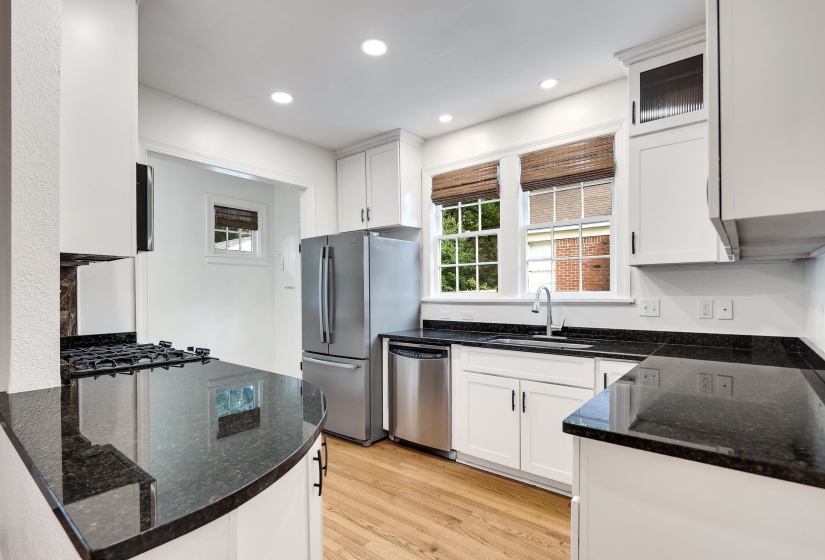 265 ALEXANDER ST, Memphis, Tennessee 38111, 3 Bedroom Bedrooms, 8 Room Rooms,2 BathroomBathrooms,Residential,For Sale,ALEXANDER,0,10222606