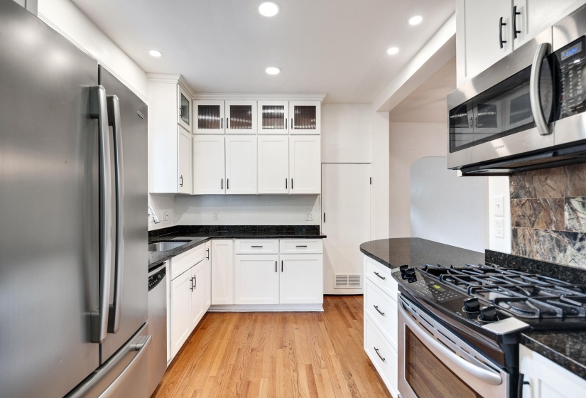 265 ALEXANDER ST, Memphis, Tennessee 38111, 3 Bedroom Bedrooms, 8 Room Rooms,2 BathroomBathrooms,Residential,For Sale,ALEXANDER,0,10222606