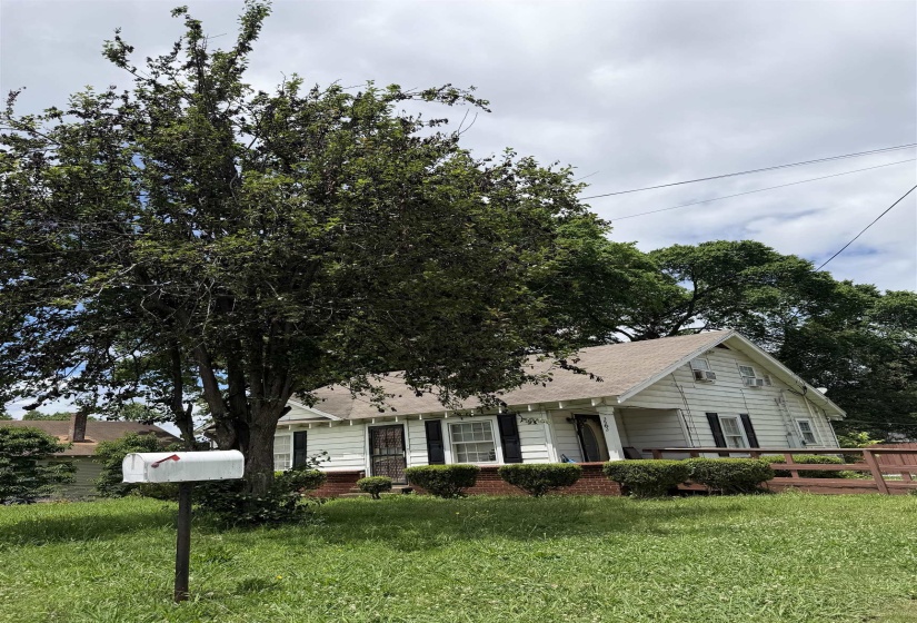 3562 FULLER RD, Memphis, Tennessee 38118, 4 Bedroom Bedrooms, 8 Room Rooms,2 BathroomBathrooms,Residential,For Sale,FULLER,0,10222609