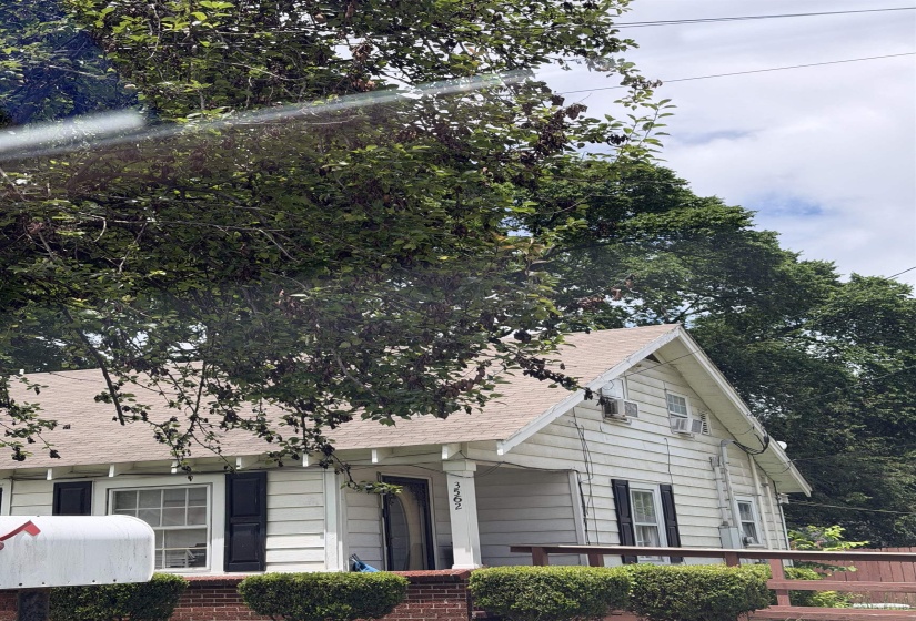 3562 FULLER RD, Memphis, Tennessee 38118, 4 Bedroom Bedrooms, 8 Room Rooms,2 BathroomBathrooms,Residential,For Sale,FULLER,0,10222609