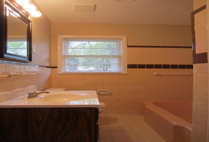 4340 MARGUERITE DR, Memphis, Tennessee 38109, 3 Bedrooms Bedrooms, 7 Rooms Rooms,1.1 BathroomsBathrooms,Residential,For Sale,MARGUERITE,10222616
