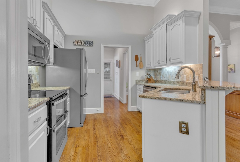 924 WARWICK OAKS DR, Collierville, Tennessee 38017, 3 Bedrooms Bedrooms, 7 Rooms Rooms,2 BathroomsBathrooms,Residential,For Sale,WARWICK OAKS,10222577