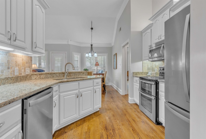 924 WARWICK OAKS DR, Collierville, Tennessee 38017, 3 Bedrooms Bedrooms, 7 Rooms Rooms,2 BathroomsBathrooms,Residential,For Sale,WARWICK OAKS,10222577