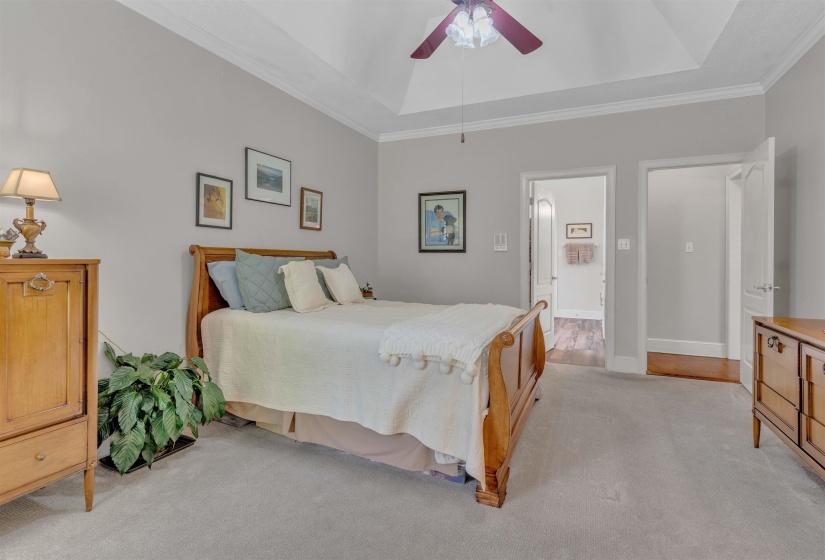 924 WARWICK OAKS DR, Collierville, Tennessee 38017, 3 Bedrooms Bedrooms, 7 Rooms Rooms,2 BathroomsBathrooms,Residential,For Sale,WARWICK OAKS,10222577