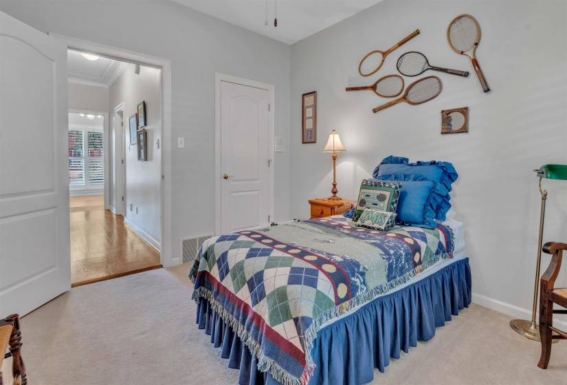 924 WARWICK OAKS DR, Collierville, Tennessee 38017, 3 Bedrooms Bedrooms, 7 Rooms Rooms,2 BathroomsBathrooms,Residential,For Sale,WARWICK OAKS,10222577