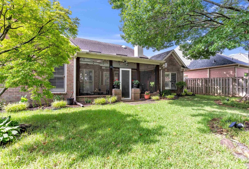924 WARWICK OAKS DR, Collierville, Tennessee 38017, 3 Bedrooms Bedrooms, 7 Rooms Rooms,2 BathroomsBathrooms,Residential,For Sale,WARWICK OAKS,10222577