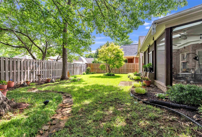 924 WARWICK OAKS DR, Collierville, Tennessee 38017, 3 Bedrooms Bedrooms, 7 Rooms Rooms,2 BathroomsBathrooms,Residential,For Sale,WARWICK OAKS,10222577