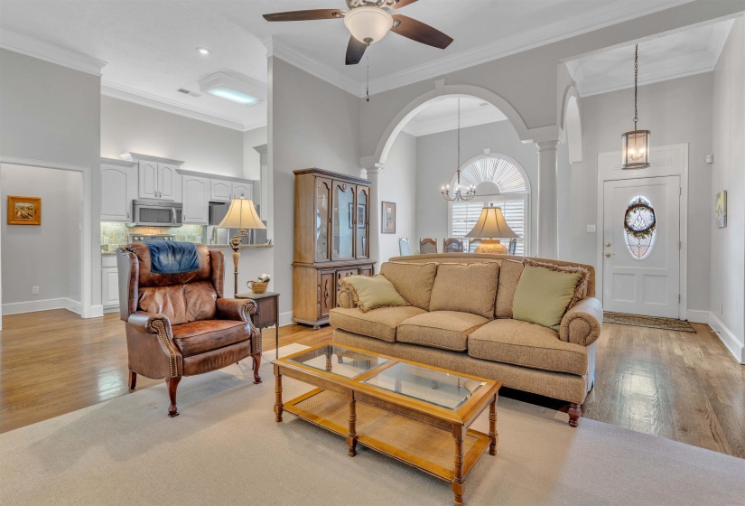 924 WARWICK OAKS DR, Collierville, Tennessee 38017, 3 Bedrooms Bedrooms, 7 Rooms Rooms,2 BathroomsBathrooms,Residential,For Sale,WARWICK OAKS,10222577
