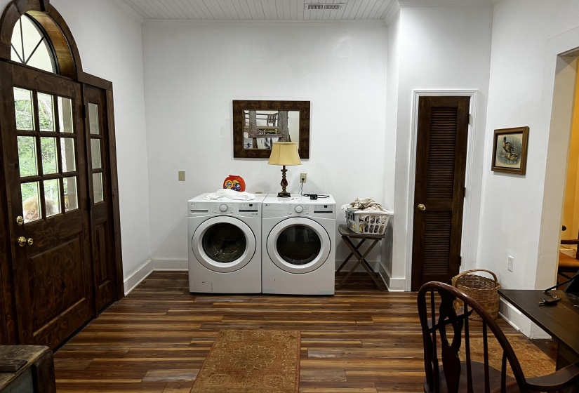 320 FOURTH ST, La Grange, Tennessee 38057, 2 Bedrooms Bedrooms, 6 Rooms Rooms,2 BathroomsBathrooms,Residential,For Sale,FOURTH,10222587