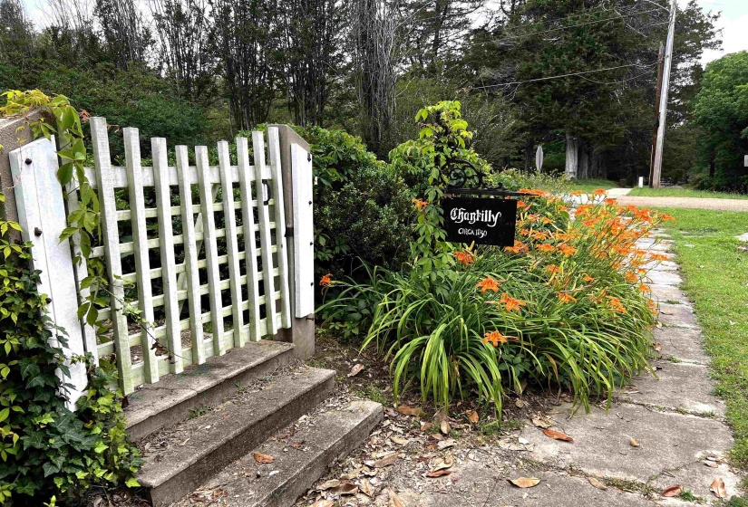 320 FOURTH ST, La Grange, Tennessee 38057, 2 Bedrooms Bedrooms, 6 Rooms Rooms,2 BathroomsBathrooms,Residential,For Sale,FOURTH,10222587
