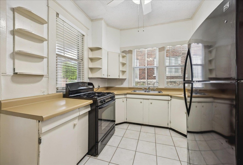 1901 LINDEN AVE, Memphis, Tennessee 38104, 3 Bedrooms Bedrooms, ,1 BathroomBathrooms,Duplexes,For Sale,LINDEN,10222642