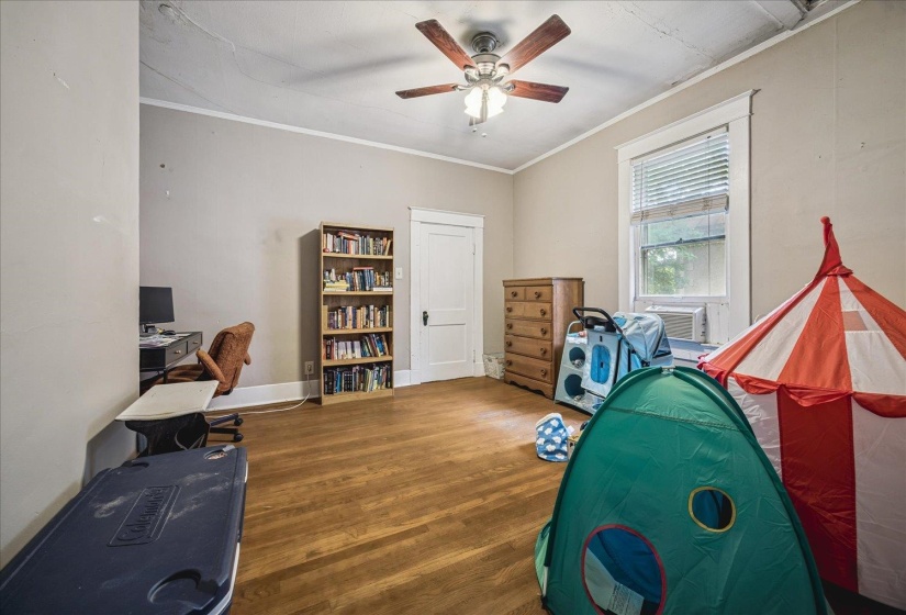 1901 LINDEN AVE, Memphis, Tennessee 38104, 3 Bedrooms Bedrooms, ,1 BathroomBathrooms,Duplexes,For Sale,LINDEN,10222642
