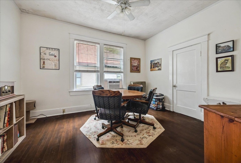 1901 LINDEN AVE, Memphis, Tennessee 38104, 3 Bedrooms Bedrooms, ,1 BathroomBathrooms,Duplexes,For Sale,LINDEN,10222642