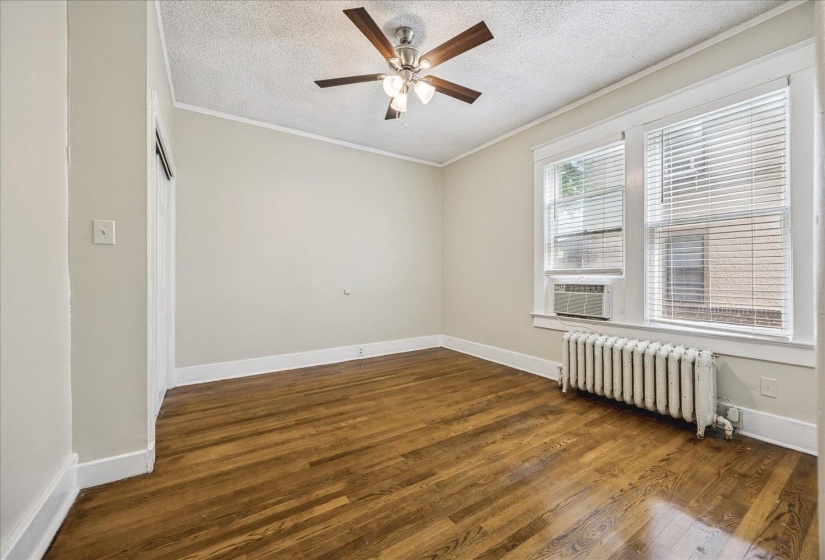 1901 LINDEN AVE, Memphis, Tennessee 38104, 3 Bedrooms Bedrooms, ,1 BathroomBathrooms,Duplexes,For Sale,LINDEN,10222642
