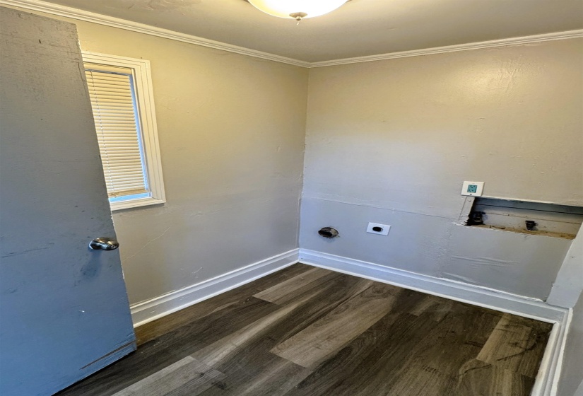 1644 RUSSWOOD RD, Memphis, Tennessee 38108, 3 Bedrooms Bedrooms, 6 Rooms Rooms,1 BathroomBathrooms,Rental Properties,For Sale,RUSSWOOD,10222716