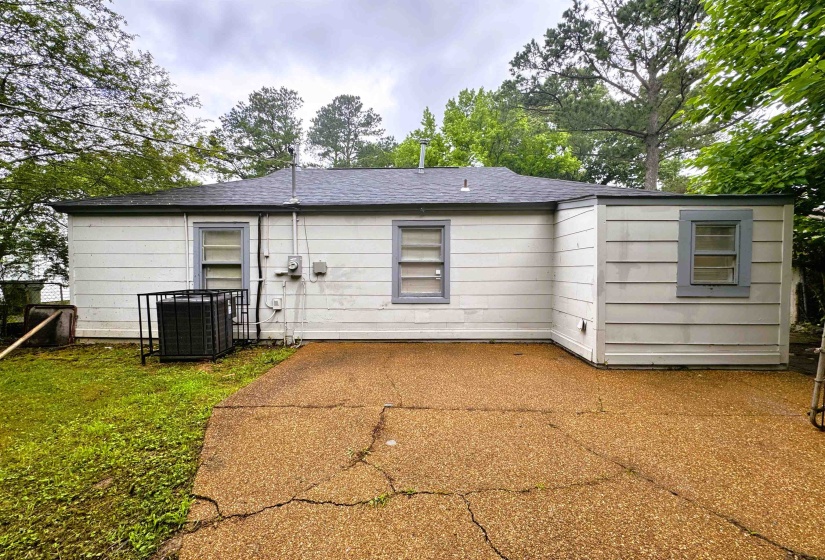 1644 RUSSWOOD RD, Memphis, Tennessee 38108, 3 Bedrooms Bedrooms, 6 Rooms Rooms,1 BathroomBathrooms,Rental Properties,For Sale,RUSSWOOD,10222716