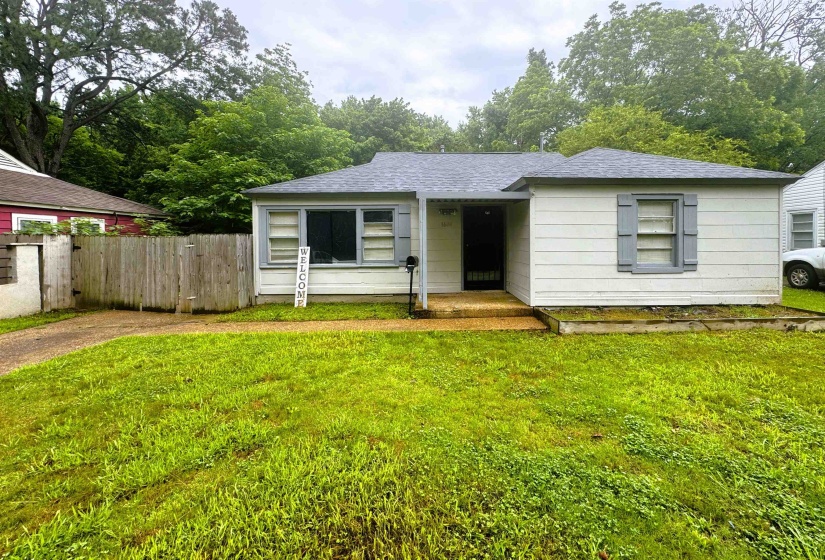 1644 RUSSWOOD RD, Memphis, Tennessee 38108, 3 Bedrooms Bedrooms, 6 Rooms Rooms,1 BathroomBathrooms,Rental Properties,For Sale,RUSSWOOD,10222716
