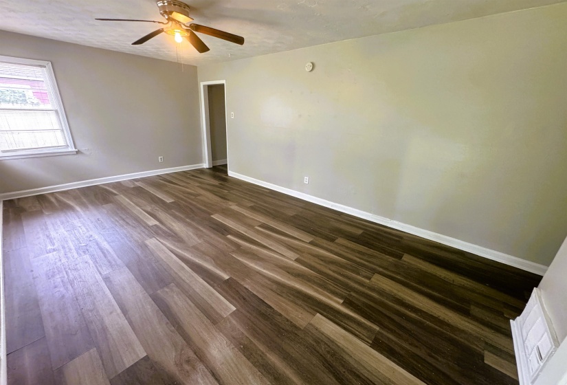 1644 RUSSWOOD RD, Memphis, Tennessee 38108, 3 Bedrooms Bedrooms, 6 Rooms Rooms,1 BathroomBathrooms,Rental Properties,For Sale,RUSSWOOD,10222716