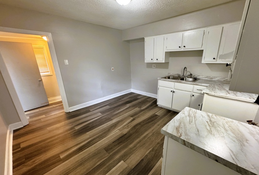 1644 RUSSWOOD RD, Memphis, Tennessee 38108, 3 Bedrooms Bedrooms, 6 Rooms Rooms,1 BathroomBathrooms,Rental Properties,For Sale,RUSSWOOD,10222716