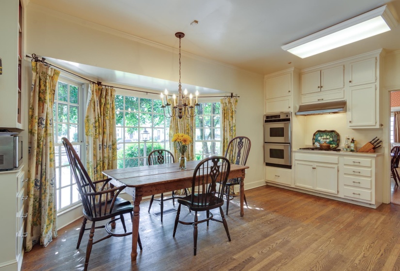 353 WILLIAMSBURG LN, Memphis, Tennessee 38117, 5 Bedrooms Bedrooms, 9 Rooms Rooms,3 BathroomsBathrooms,Residential,For Sale,WILLIAMSBURG,10222626