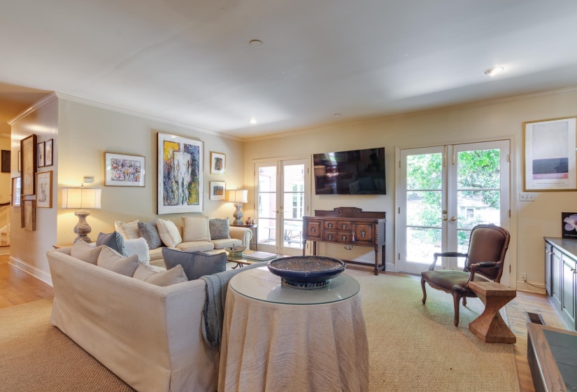 353 WILLIAMSBURG LN, Memphis, Tennessee 38117, 5 Bedrooms Bedrooms, 9 Rooms Rooms,3 BathroomsBathrooms,Residential,For Sale,WILLIAMSBURG,10222626