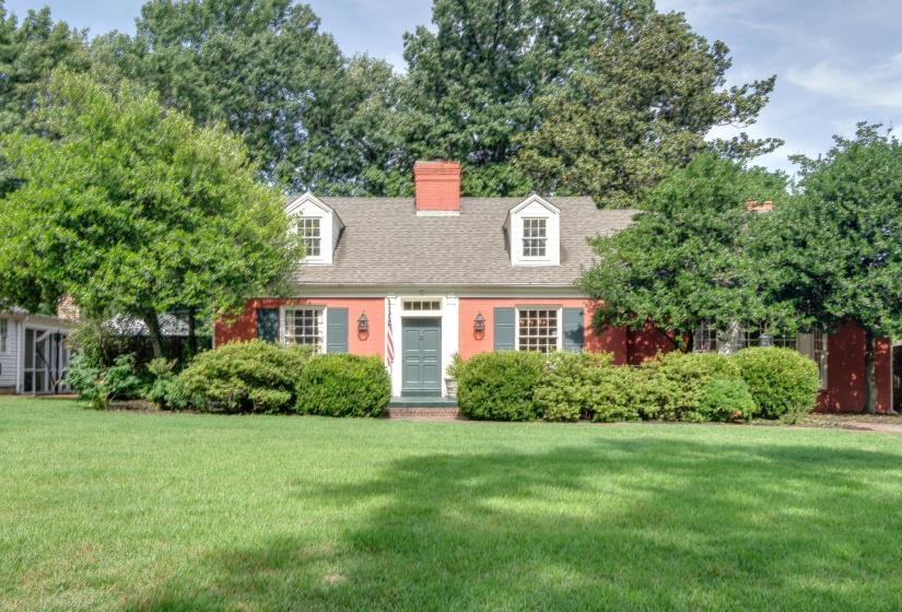 353 WILLIAMSBURG LN, Memphis, Tennessee 38117, 5 Bedrooms Bedrooms, 9 Rooms Rooms,3 BathroomsBathrooms,Residential,For Sale,WILLIAMSBURG,10222626