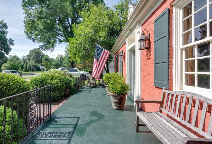 353 WILLIAMSBURG LN, Memphis, Tennessee 38117, 5 Bedrooms Bedrooms, 9 Rooms Rooms,3 BathroomsBathrooms,Residential,For Sale,WILLIAMSBURG,10222626