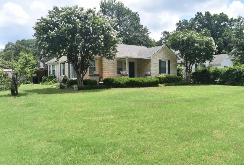 386 HIGHLAND ST, Memphis, Tennessee 38122, 4 Bedrooms Bedrooms, 9 Rooms Rooms,3.1 BathroomsBathrooms,Residential,For Sale,HIGHLAND,10222634