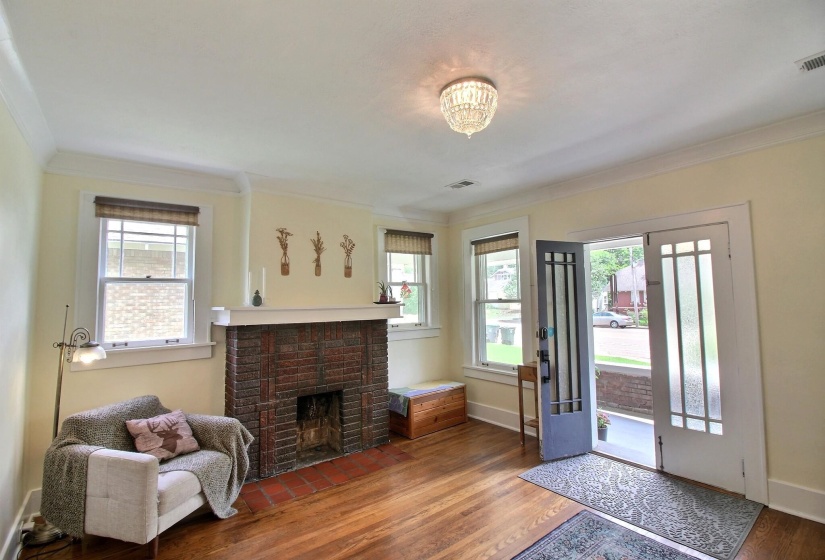 683 MCLEAN BLVD, Memphis, Tennessee 38107, 3 Bedrooms Bedrooms, 6 Rooms Rooms,1 BathroomBathrooms,Residential,For Sale,MCLEAN,10222635